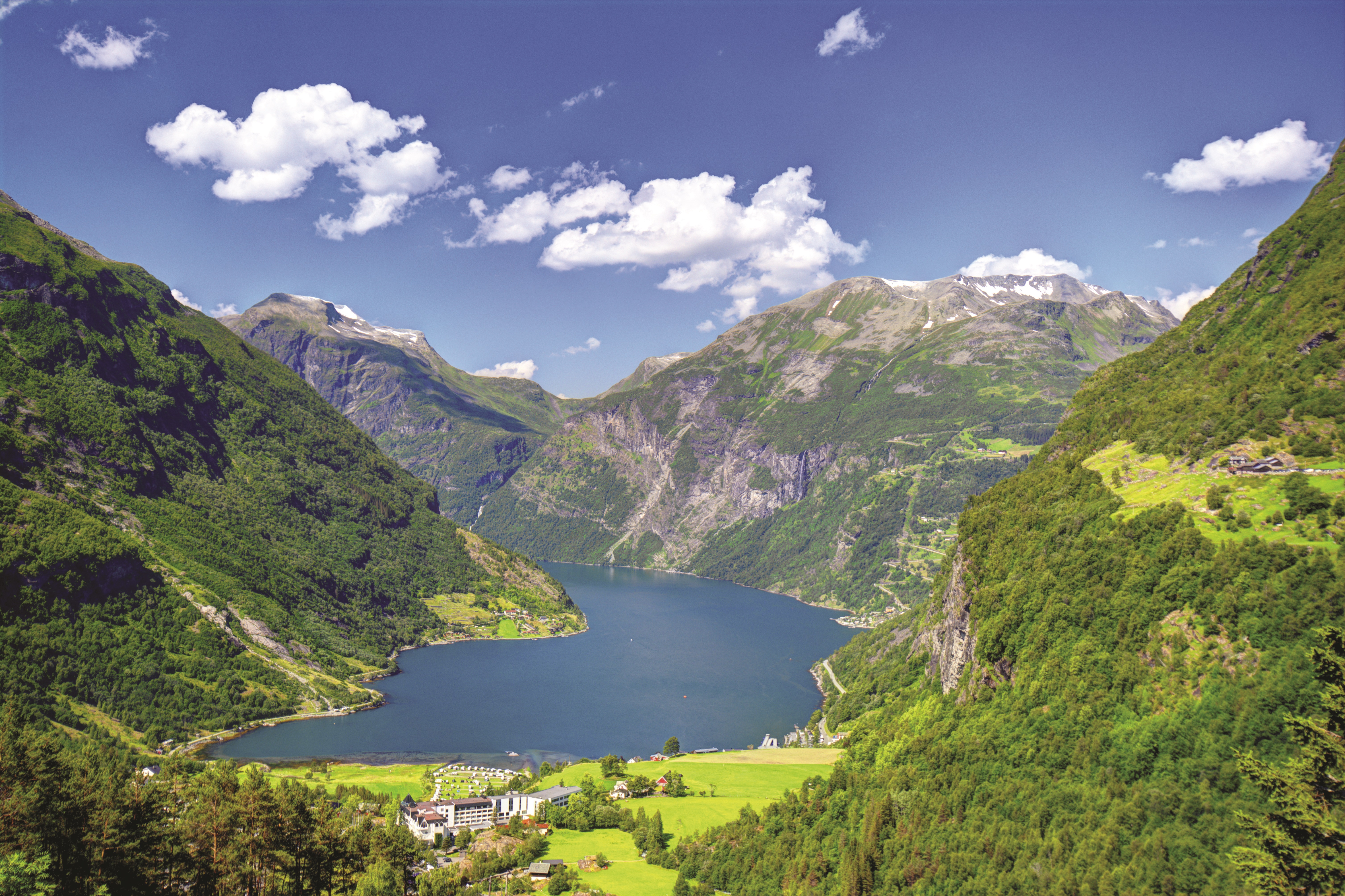 Norwegian Fj Geirangerfjord 502640173